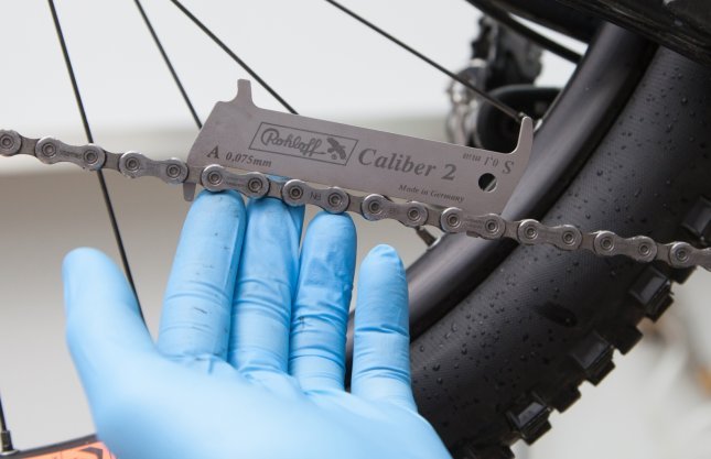 If you have aluminum or titanium sprockets you need to change the chain.