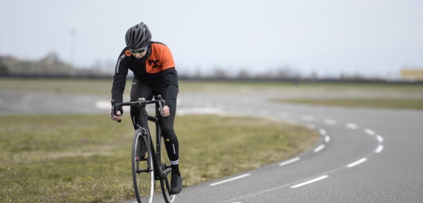 Die Teststrecken in Ladoux hatten es in sich an diesem Tag. Starke Windböhen erschwerten uns die Aufgabe, eine konstante Leistung über 180 Watt zu treten.