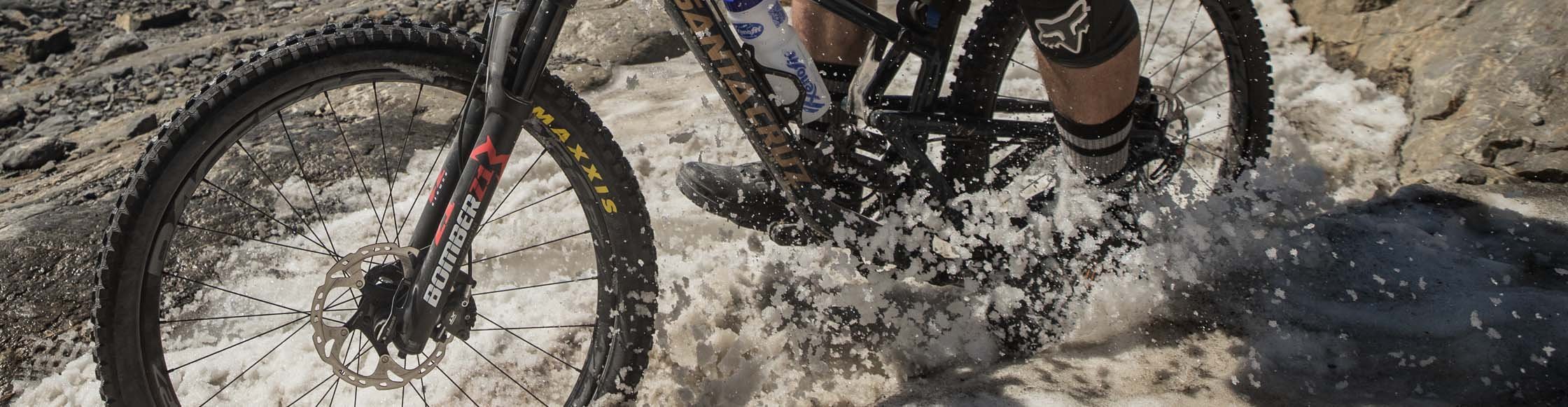 Marzocchi-Bomber_HPHeader02_2240x580_A02I3348.jpg