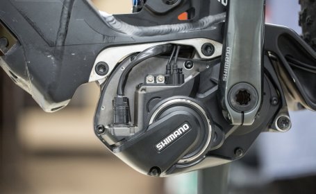 Freigelegter Shimano Motor