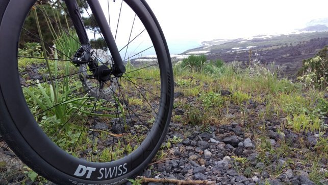 Offroad: the DT Swiss ERC 1100 DICUT® do not shy away from gravel.