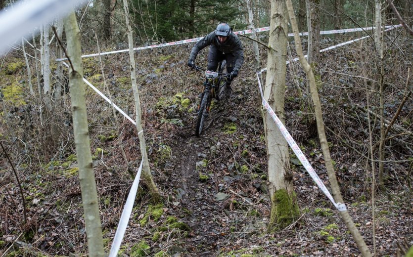 Die bike-components Mitarbeiter beim Superplastik Enduro Cup Rennen in Esneux , Belgien