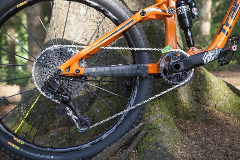 The large 50 tooth cog is massive. No problem for the GX Eagle rear derailleur. 