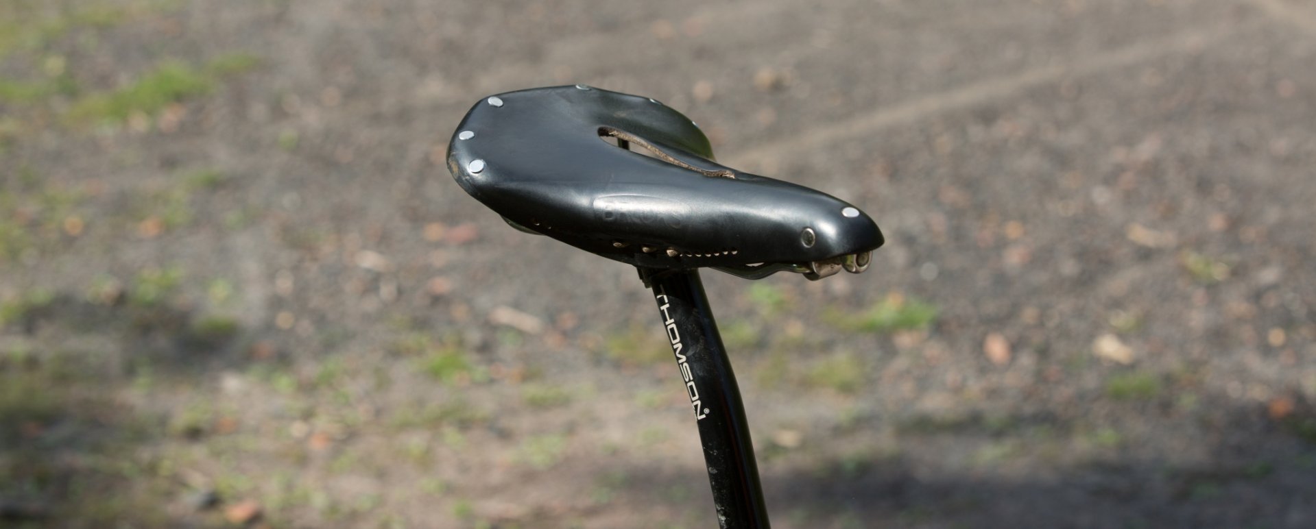 My well broken-in Brooks saddle sits perfectly atop the setback Thomson seatpost.