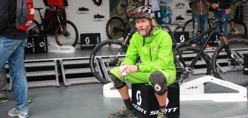 Benny von bike-compnents im Interview mit Holger Meyer von Scott / dierasenmaeher.de 