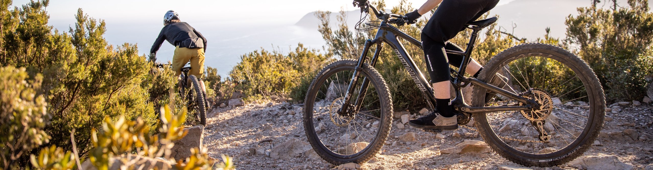 Specialized_Turbo_E-MTBs_LPHeader_3840x1000_bc_1.jpg