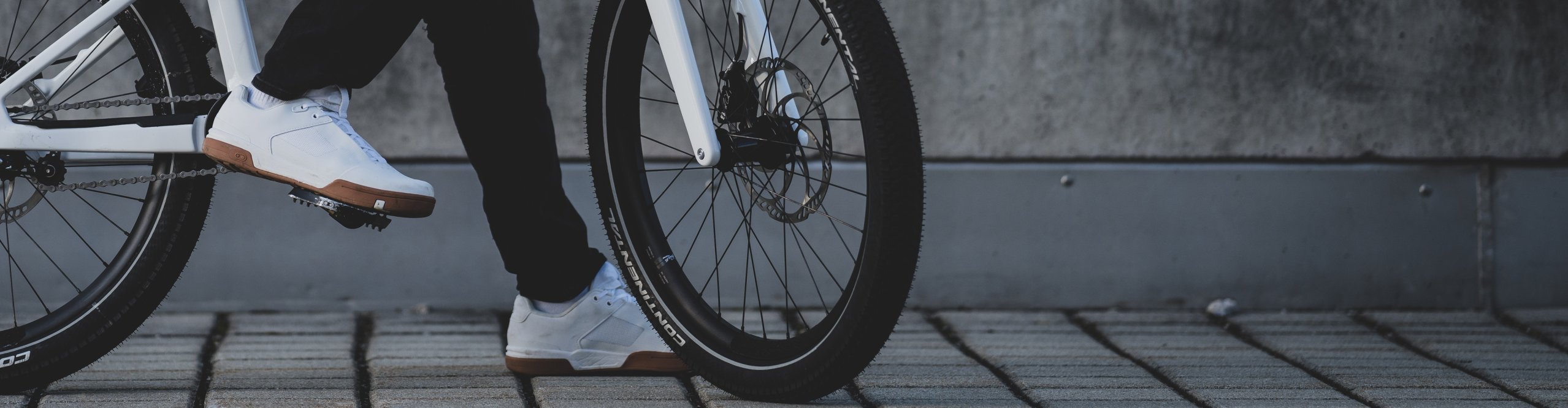 crankbrothers_MTB-Schuhe_LPHeader_Desktop.jpg