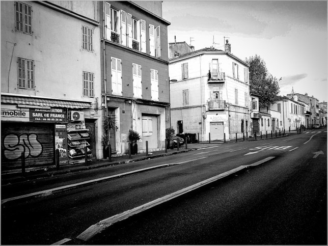 Morning glory on the empty streets of Marseille.