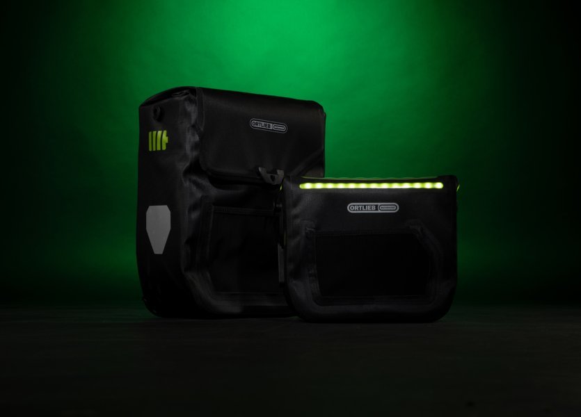 The ORTLIEB E-Glow is the first handlebar bag with integrated illumination