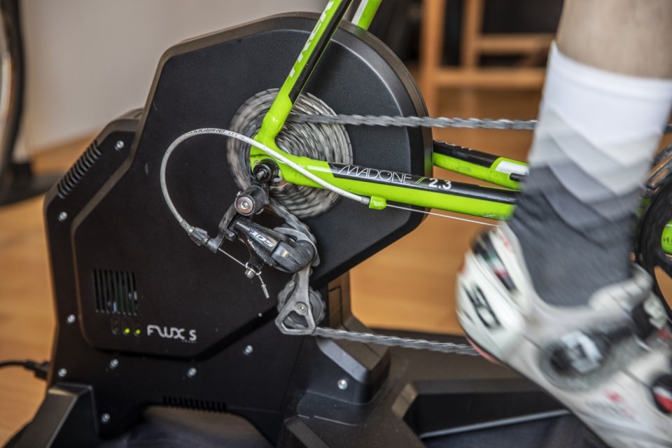 Tacx Flux S T2900S Rollentrainer Direktantrieb Test