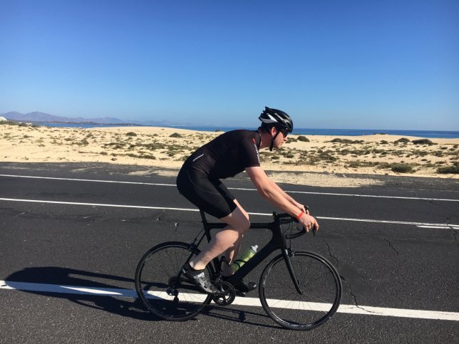 Even a headwind is no biggie when you have sand dunes and the ocean by your side.