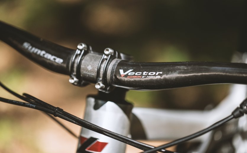 The Liteville 301 MK14 dream MTB bike build made possible thanks to bike-components.de. Syntace Vector Carbon handlebars are stiff and give great feedback.