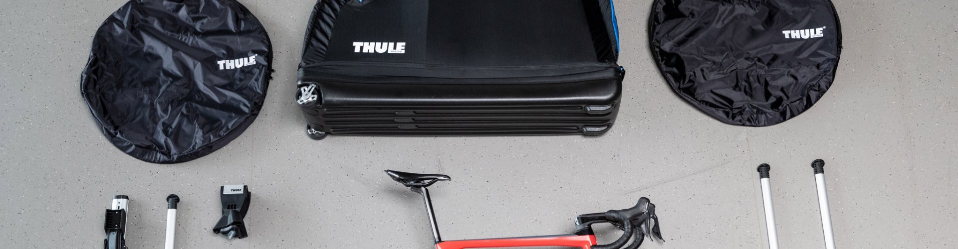 Valise pour vélo en softshell avec un pied d'atelier intégré, qui facilite grandement les voyages avec ton vélo.