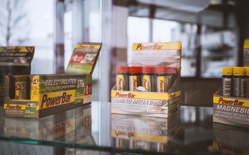 PowerBar Amino Liquid sehr effizienter Energielieferant, zu erwerben bei bike-components.de