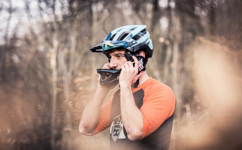 MTB-Helm Kinnbügel abnehmbar