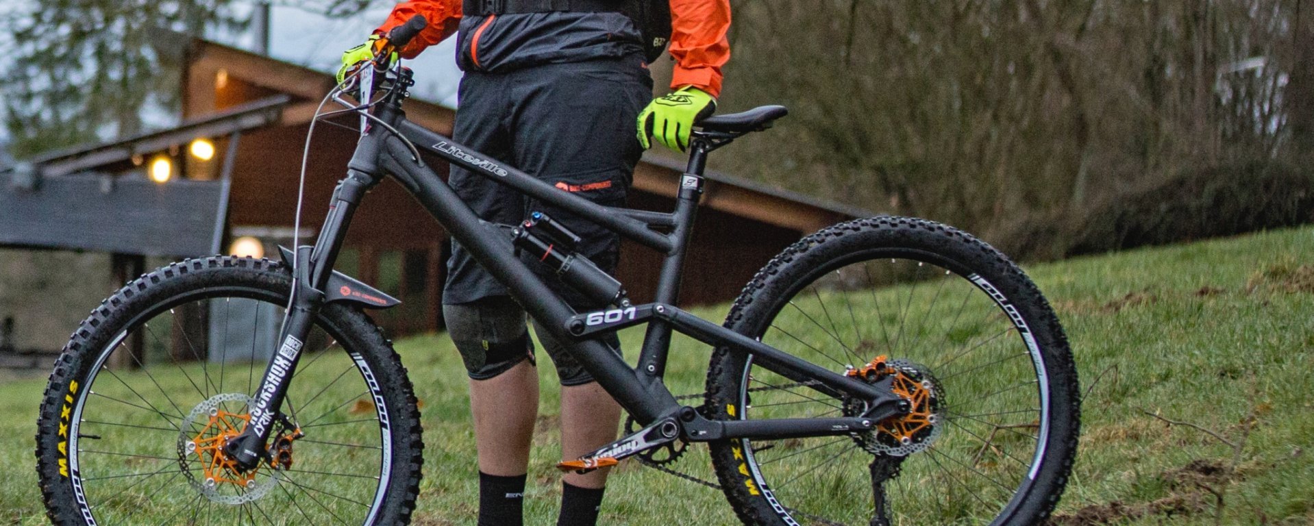 Julian hat sein erstes Endurorennen mit der bike-components Crew in Esneux mit seinem neue Liteville 601 MK4 bestritten. 