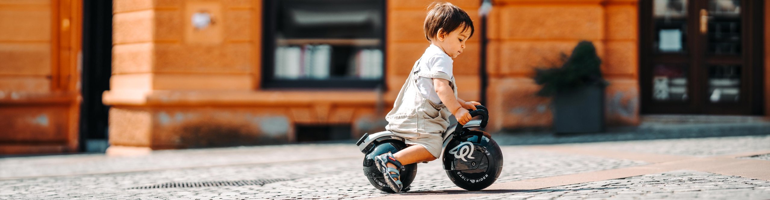 Early Rider Super Velio Kinderlaufrad für Kleinkinder – spielerischer Einstieg ins Radfahren mit leichtem Balance Bike