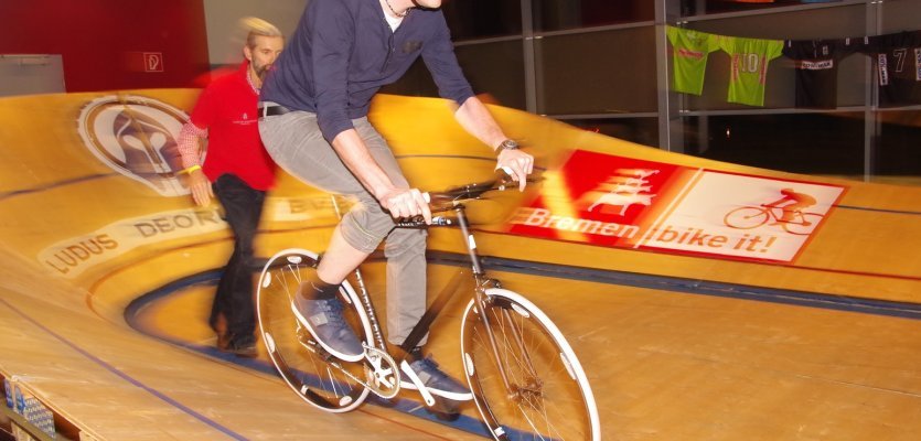 Christoph und Benjamin in der Bahn I.jpg