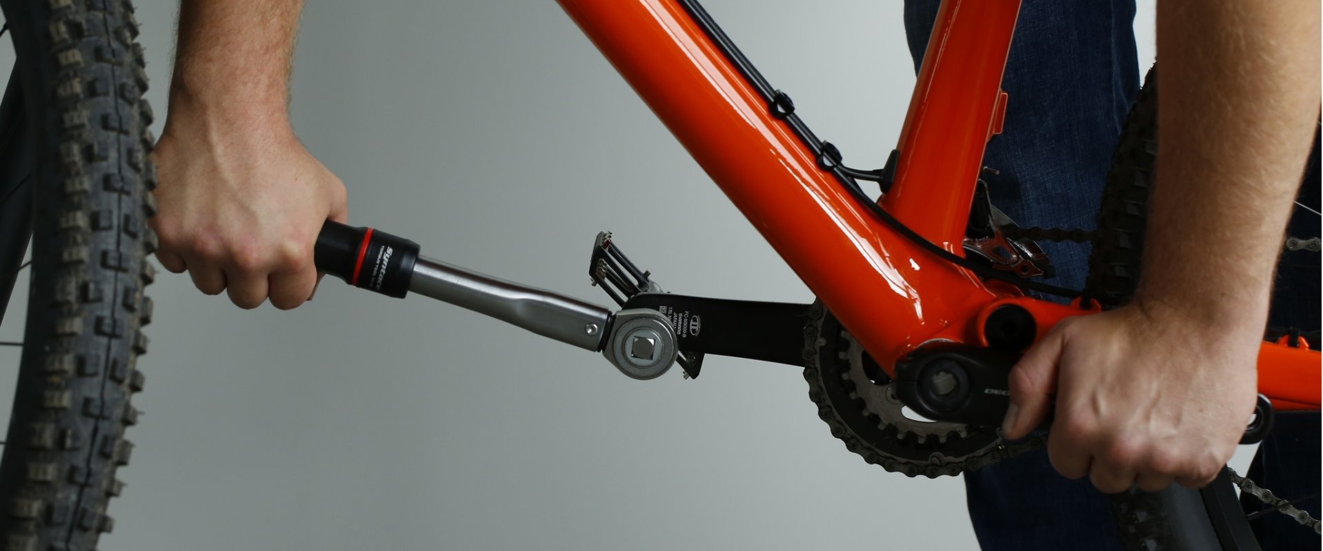 Use a torqure wrench to finish tightening.