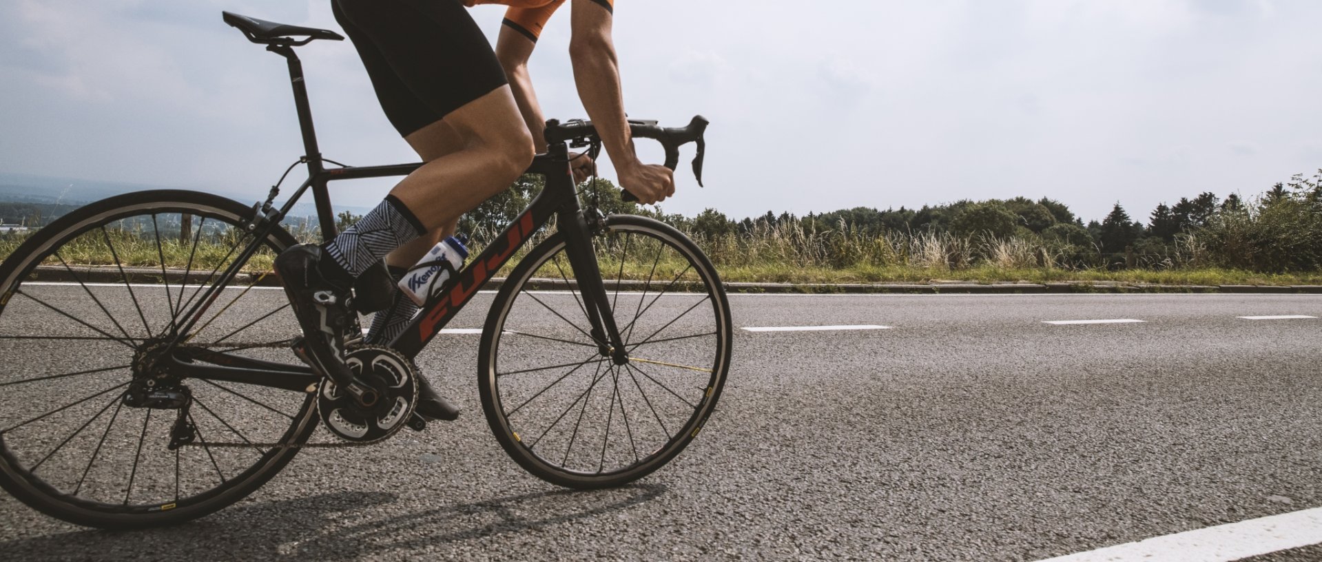 Mavic UST Road Tubeless. A setup that is both fast and provides grip while increasing puncture protection. Go Road tubeless in our shop at bike-components.de.