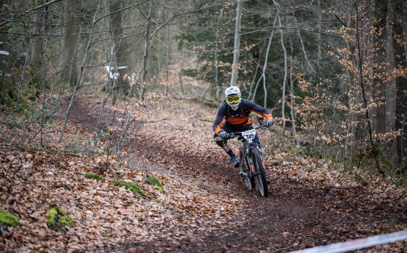 Die bike-components Mitarbeiter beim Superplastik Enduro Cup Rennen in Esneux , Belgien