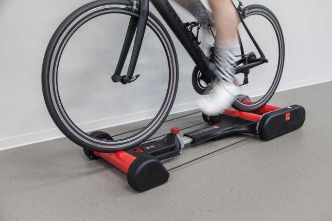 Roller trainer ELITE Arion Mag bicycle roller bench floating scooter