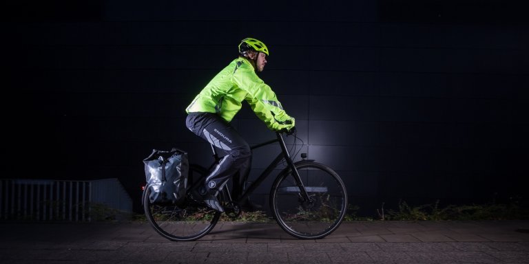 Radfahren im Dunkeln. So bist du sicher unterwegs