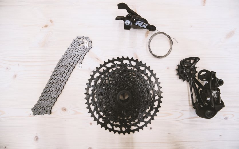 SRAM NX Eagle 12-speed groupset available at bike-components.de.