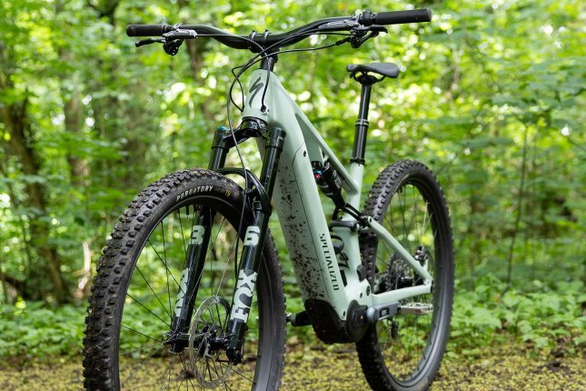 Specialized Turbo Levo R in der Frontansicht