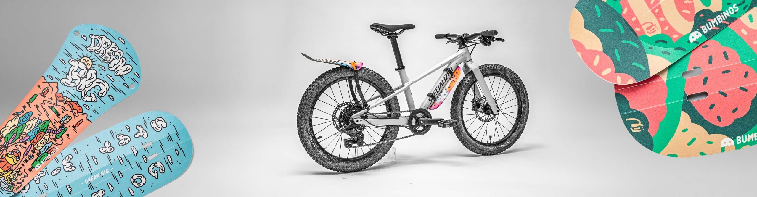 Guardabarros Bumbinos con diseños coloridos para bicicletas MTB infantiles en una bicicleta Specialized