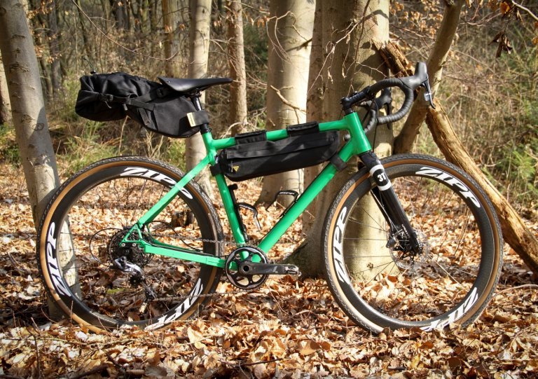 REVIEW: BOLSA EN TUBO SUPERIOR TOPEAK TOPLOADER - todoGravel