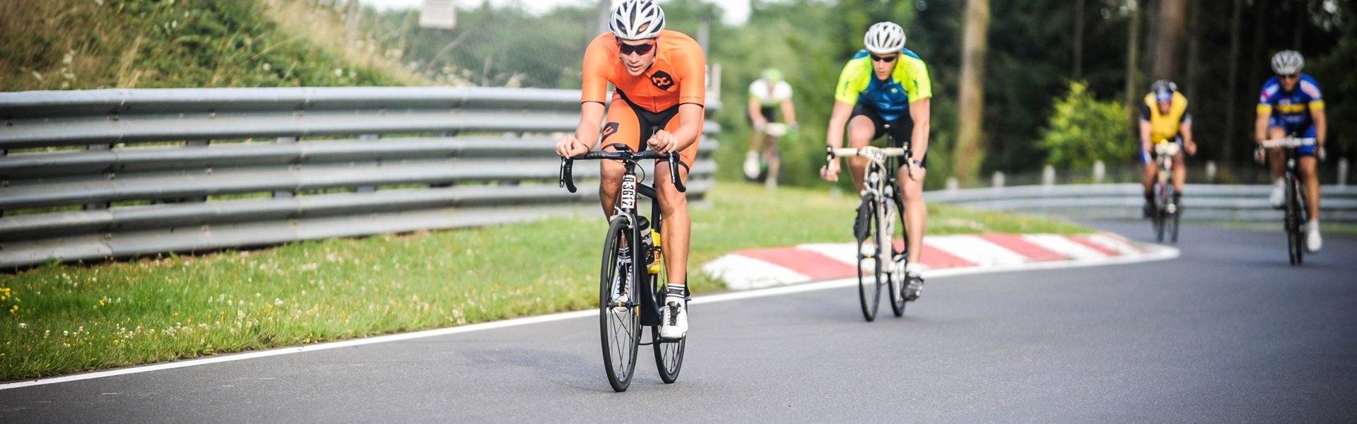 Pirelli P ZERO™ Velo in Action auf dem Nürburg Ring.