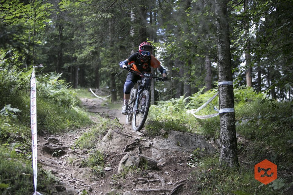 Die ION Protektoren im Enduro Einsatz.