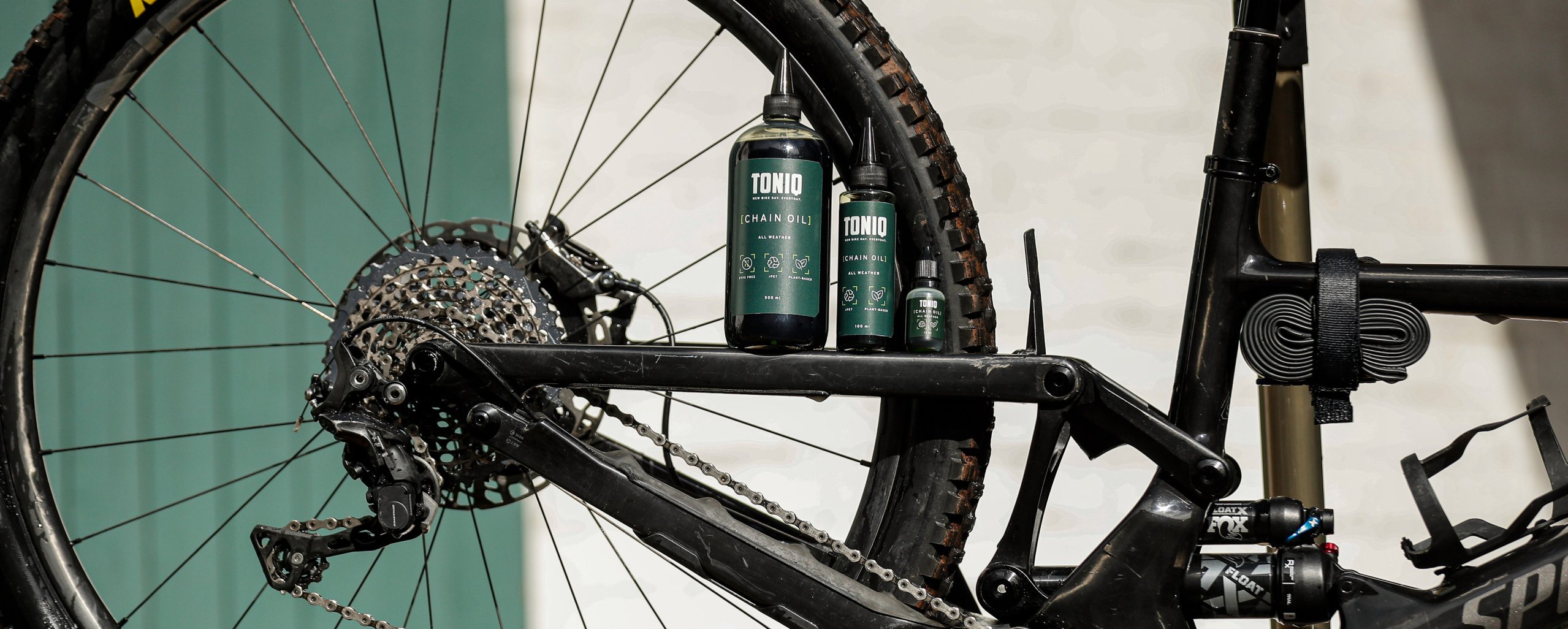 250924_Bikepflege_Toniq-Chain-Oil_Hero-Desktop.jpg