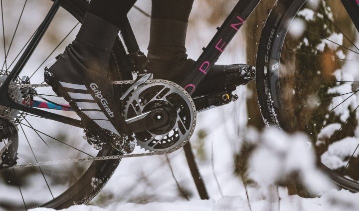 Pieds froids à vélo? Voici comment garder vos orteils au chaud!