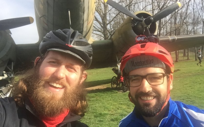 Nuno und ich am Luftbrückendenkmal in Frankfurt - es kann losgehen!