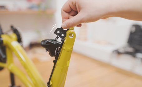 Transportsicherung der Bremse entfernen