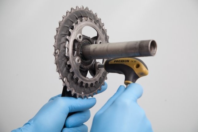 Remove the old chainrings.