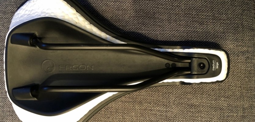 The wite E-TPU core of the Ergon ST Core Prime saddle makes it comfortable to ride.