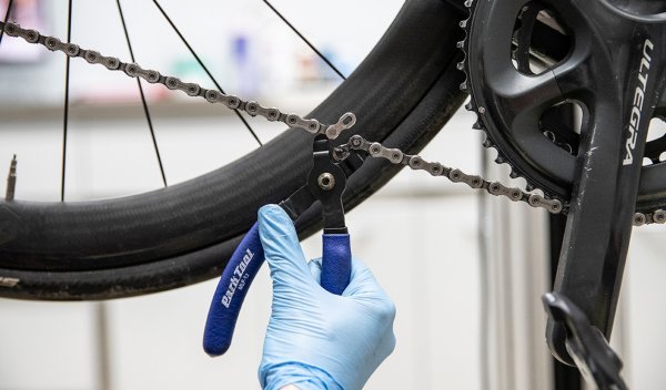 Cuando Cambiar la cadena de la bicicleta?. Modos de medir el desgaste de tu  cadena.