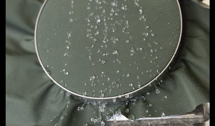 Stoffprobe bei VAUDE im Test.