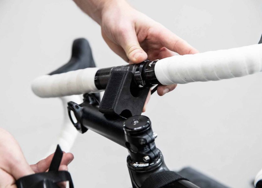 Clever mounting solution for the handlebar.