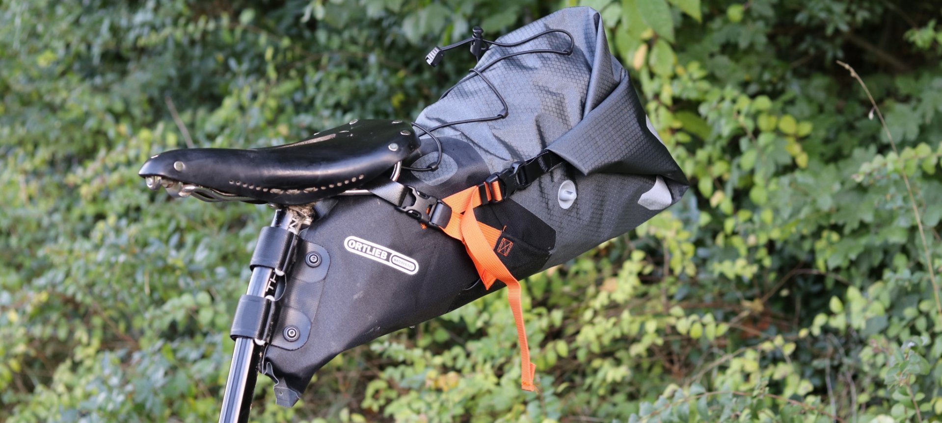 With 16.5 litres, the Seat-Pack is a great place to store clothing and other lightweight gear.