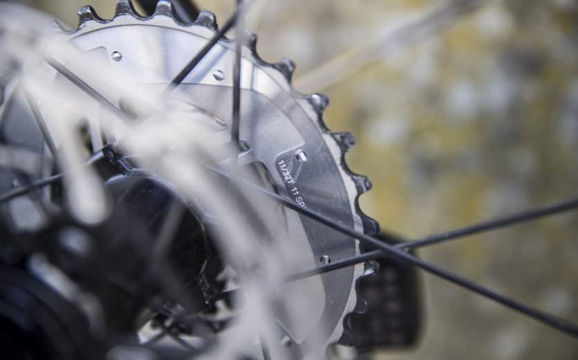 The 11-32 tooth SRAM Red WiFLi cassette.
