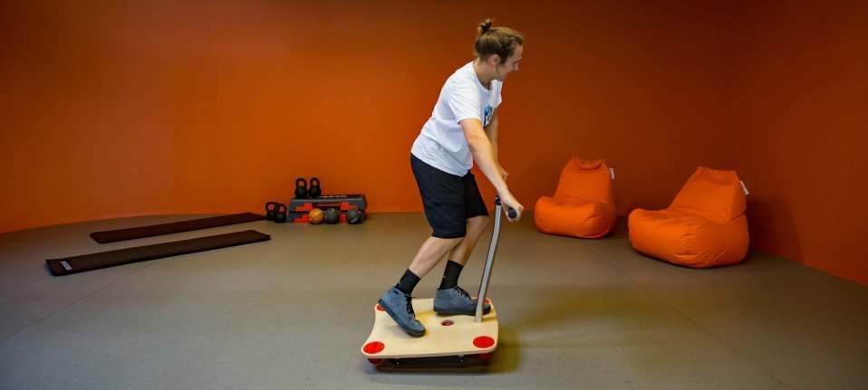 Das Bike Balance Board schult die Motorik ohne Sturzgefahr