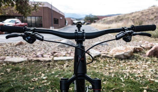 Innovation: SRAM Eagle AXS und RockShox Reverb AXS