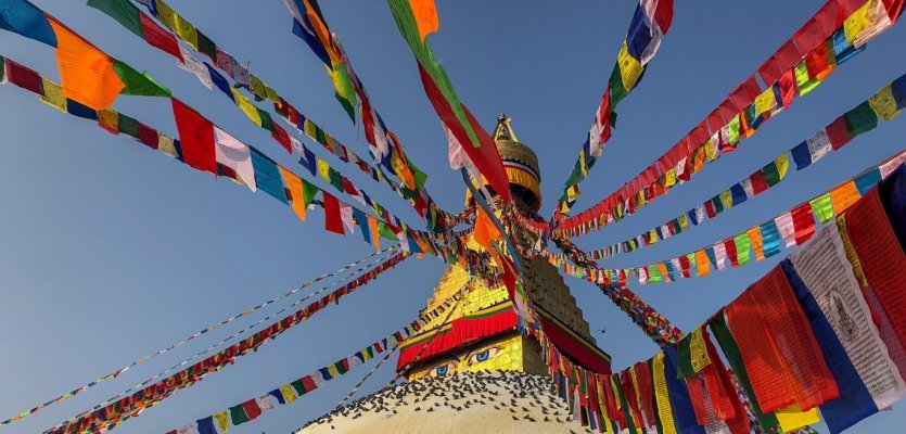 Himalaya Nepal bunt Gebetsfahne Dach