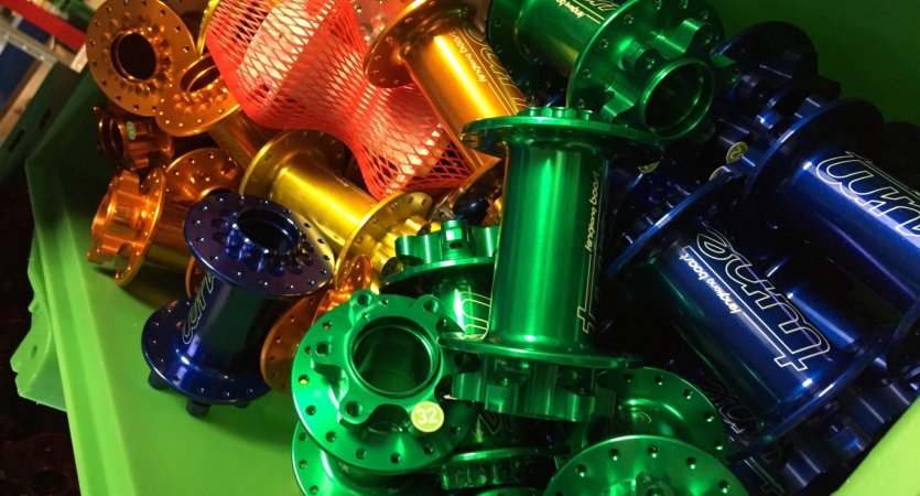 tune hubs are offered in various colours.