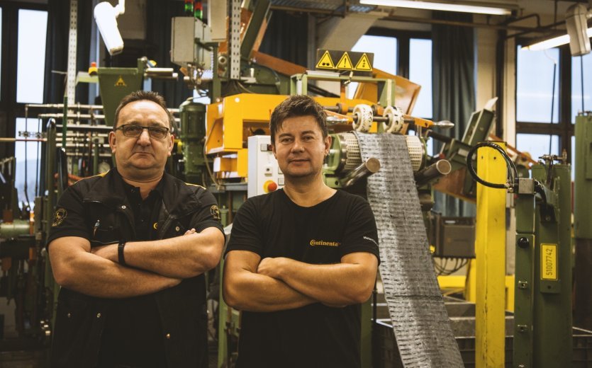 Continental's Markus and Waldemar run the extruder.