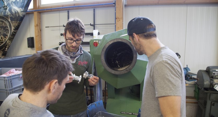 tune uses the barrel finishing machine to polish all their parts.